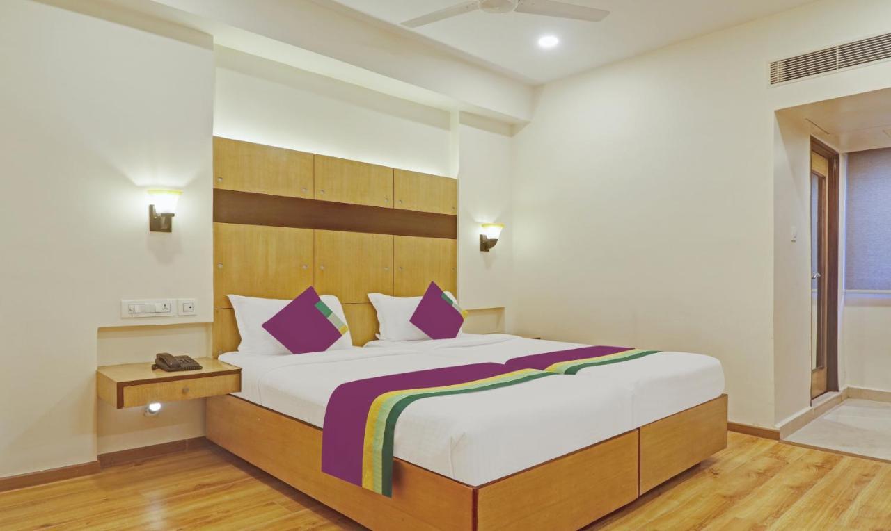 Treebo Premium Seven Lake View Hotel Hyderabad Exterior photo