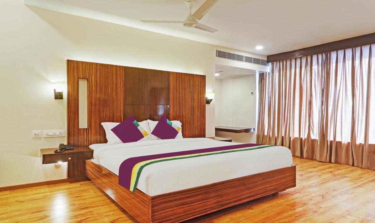 Treebo Premium Seven Lake View Hotel Hyderabad Exterior photo