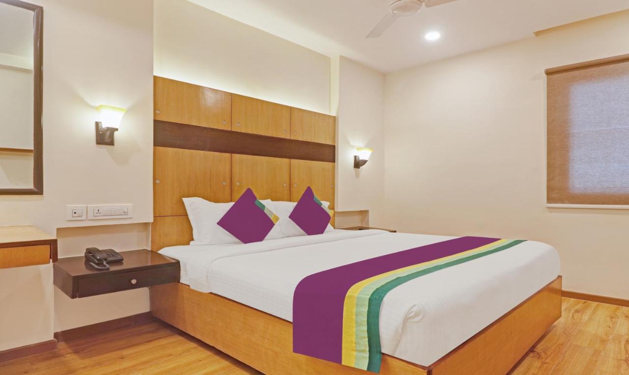 Treebo Premium Seven Lake View Hotel Hyderabad Exterior photo